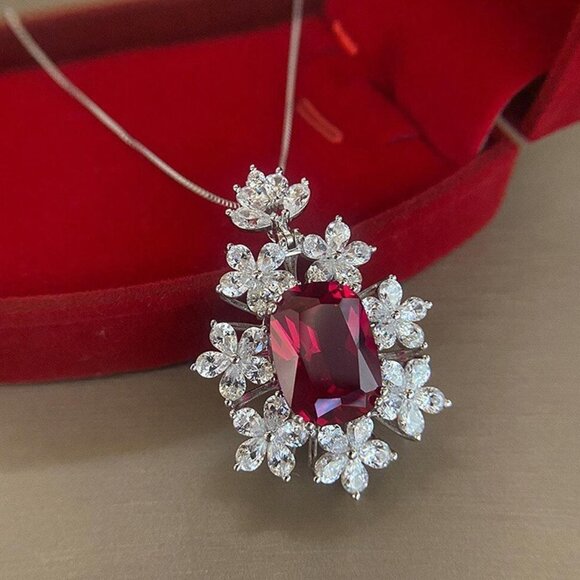 🔥 Luxury CZ Red Stone Flower Shape Necklace for Women, HA4548 - Picture 1 of 5